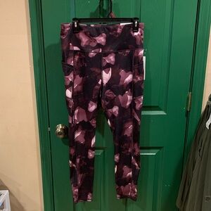 Ladies Gaiam yoga pants new with tags